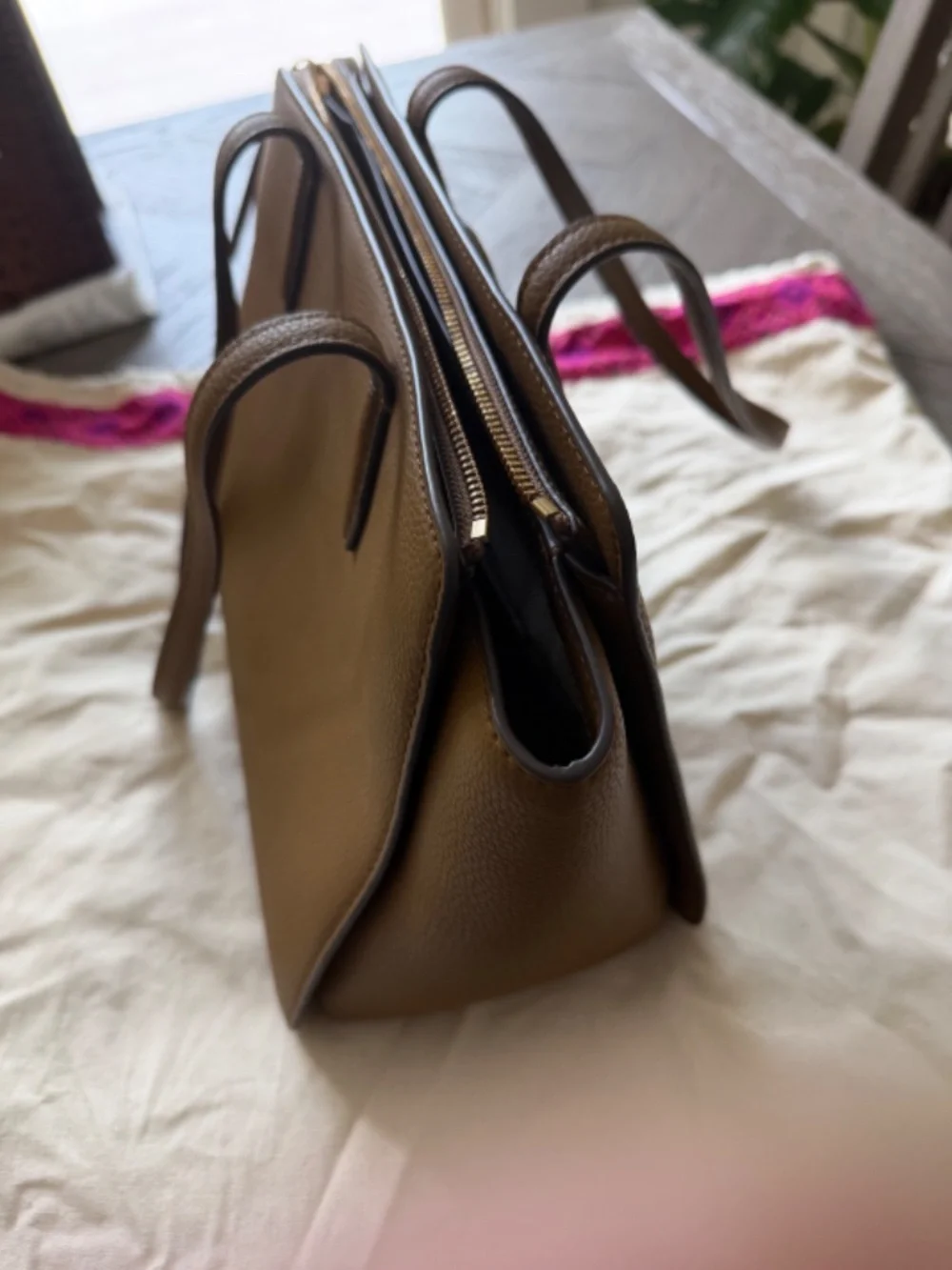 Tory Burch Robinson Pebbled Leather Tote Tigers Eye Color Excellent Condition
